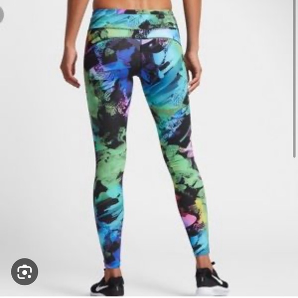 Nike Luxe Leggings - Picture 2 of 8